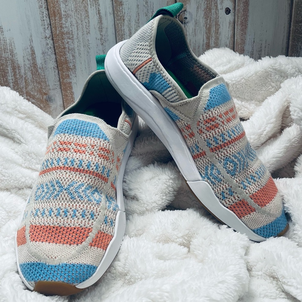 Sanuk Knit Slipon Quest Shoes Size 10